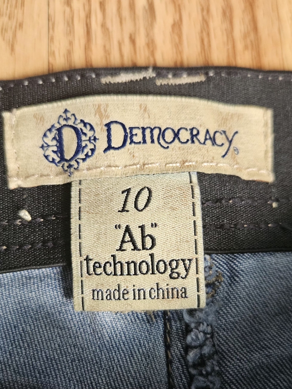 ​Democracy "Ab" Technology Distressed Embellished Skinny Jeans - Size 10 - Picture 8 of 16